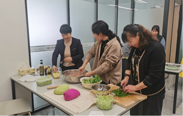 “情暖冬至，饺香四溢”——中智西安公司工会组织冬至包饺子活动209