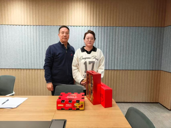 9党委委员、纪委书记陈斌杰慰问上海公司困难党员群众