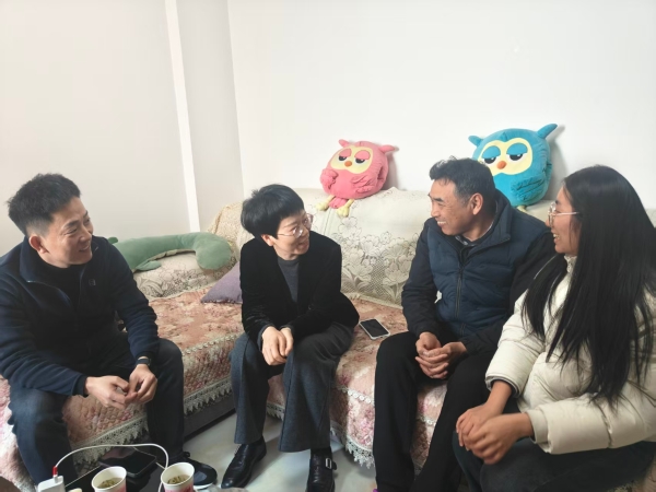 16中智安徽公司走访困难党员0212