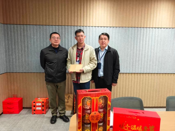 10党委副书记、工会主席陶骏慰问股份公司困难党员群众