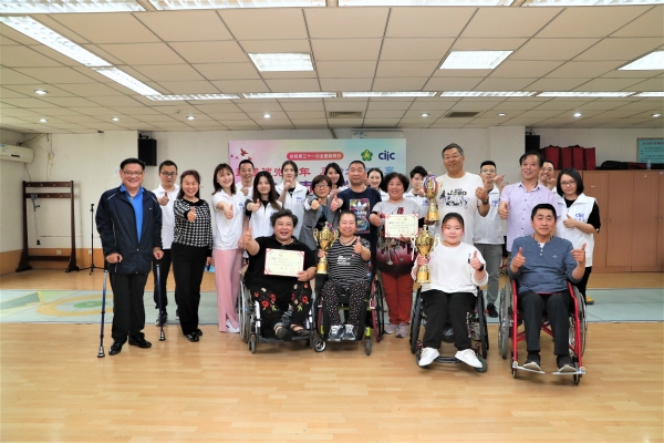 3.2021年5月13日，中智北京公司志愿者支持北京市肢残人旱地冰壶球邀请赛