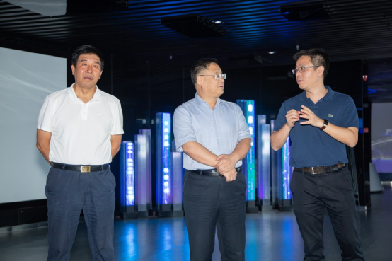 中智公司党委书记,董事长卜玉龙,外部董事葛付兴与建